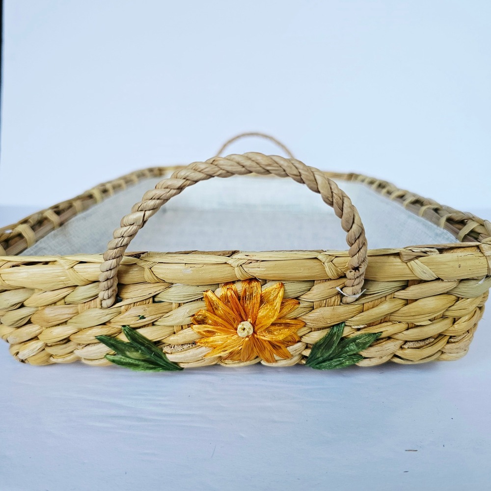 Vintage Woven Wicker Casserole Holder Basket Floral Raffia Cottagecore Decor